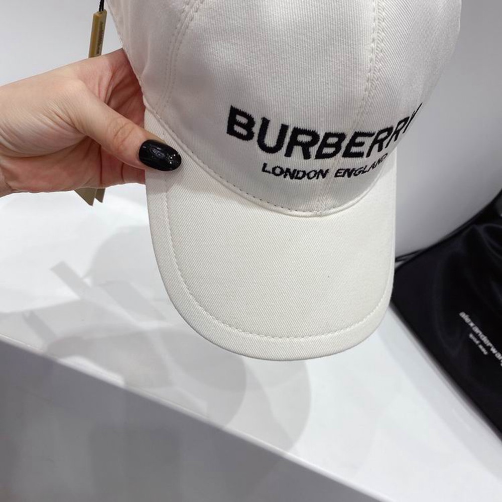 Bv*b*rry Hat